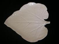 Rhubarb leaf plate - cream